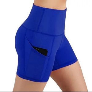 2 HIGH RISE SIDE POCKETED YOGA SHORTS